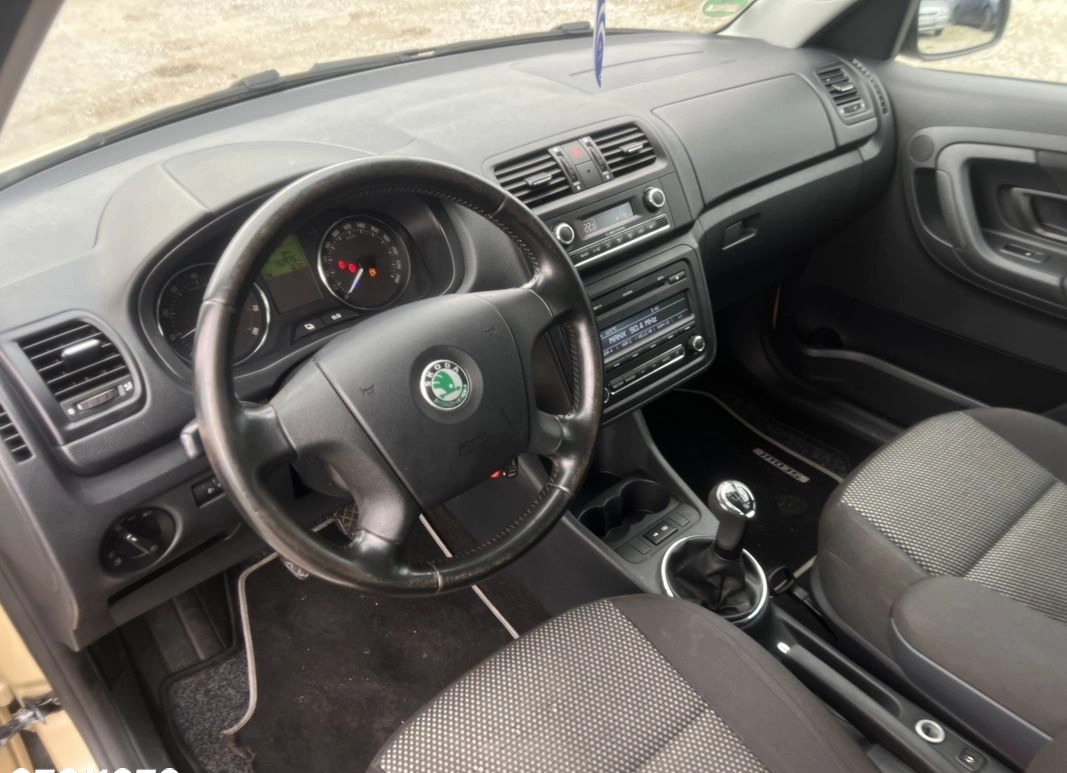 Skoda Roomster cena 22850 przebieg: 152933, rok produkcji 2013 z Ząbki małe 137